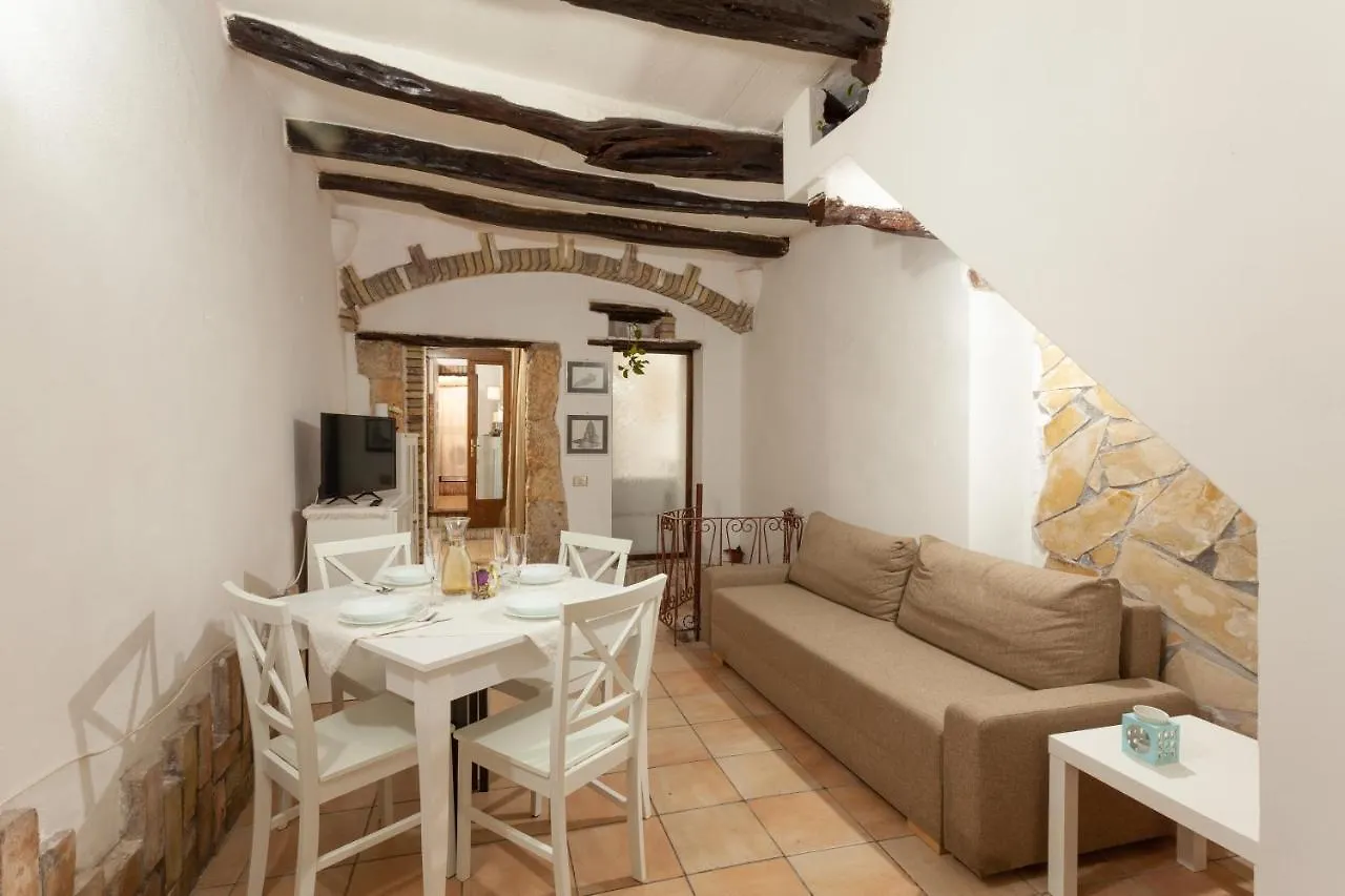 Centro Storico CagliariCasa Tipica Sarda Appartamento 0*, Cagliari Italia