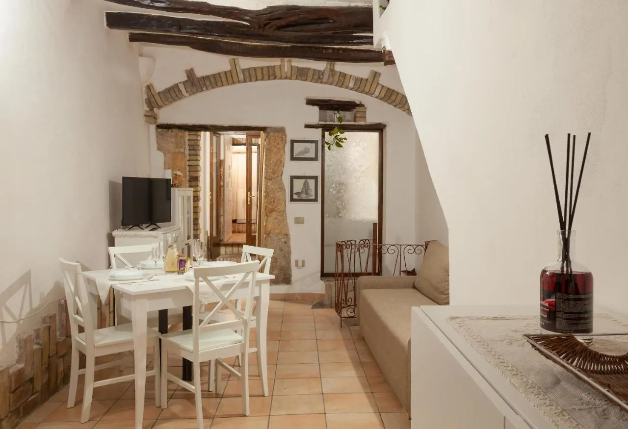 Centro Storico CagliariCasa Tipica Sarda Appartamento Italia